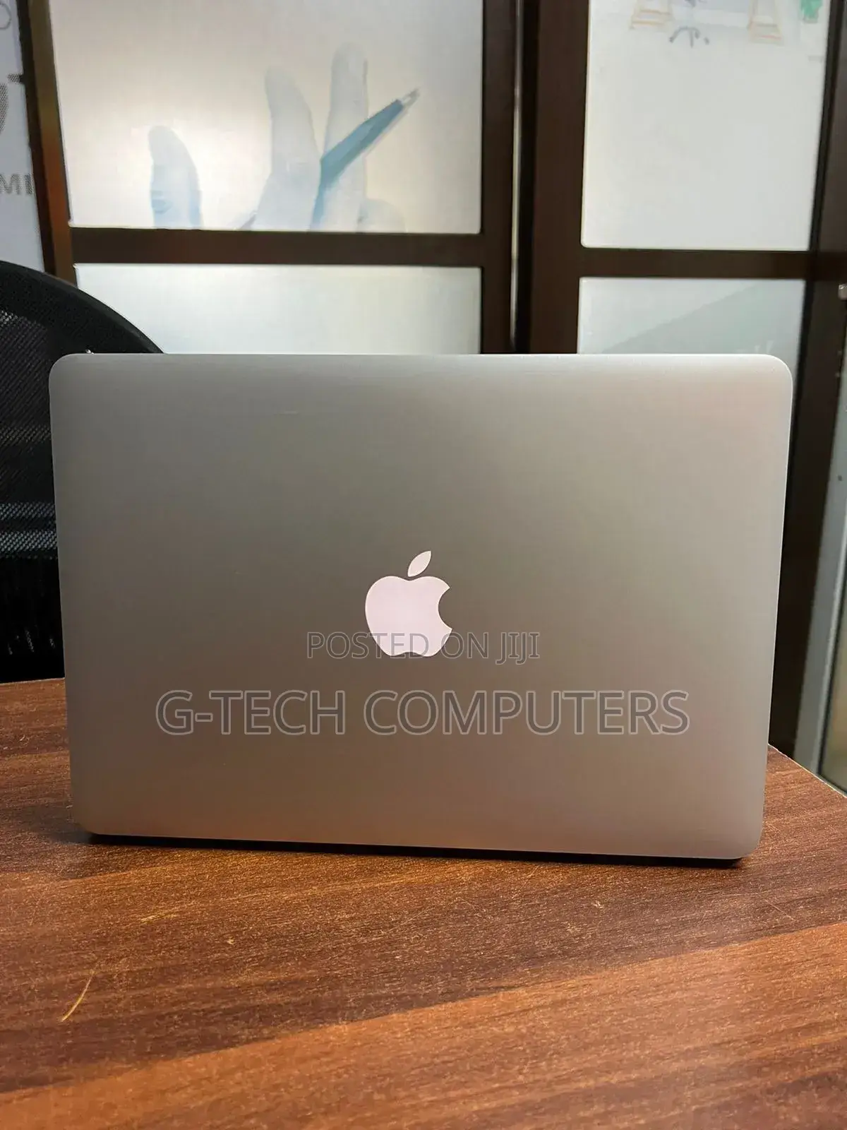 New Laptop Apple MacBook Pro 2015 8GB Intel Core I5 SSD 256GB