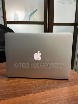 New Laptop Apple MacBook Pro 2015 8GB Intel Core I5 SSD 256GB