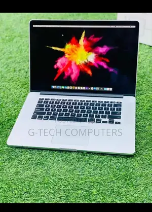 New Laptop Apple MacBook Pro 2015 8GB Intel Core I5 SSD 256GB