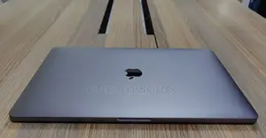 New Laptop Apple MacBook Pro 2018 16GB Intel Core I7 SSD 256GB