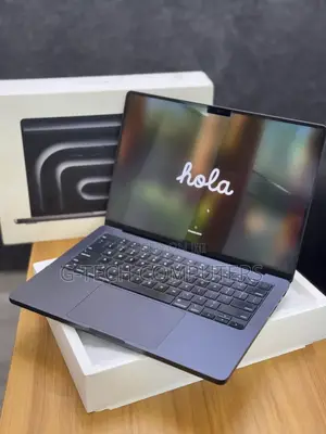 New Laptop Apple MacBook Pro 2018 16GB Intel Core I7 SSD 256GB