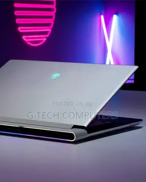 New Laptop Dell Alienware M17 R2 8GB Intel Core I7 SSHD (Hybrid) 512GB