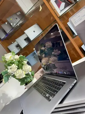 New Laptop Apple MacBook 2020 8GB Intel Core M SSD 256GB
