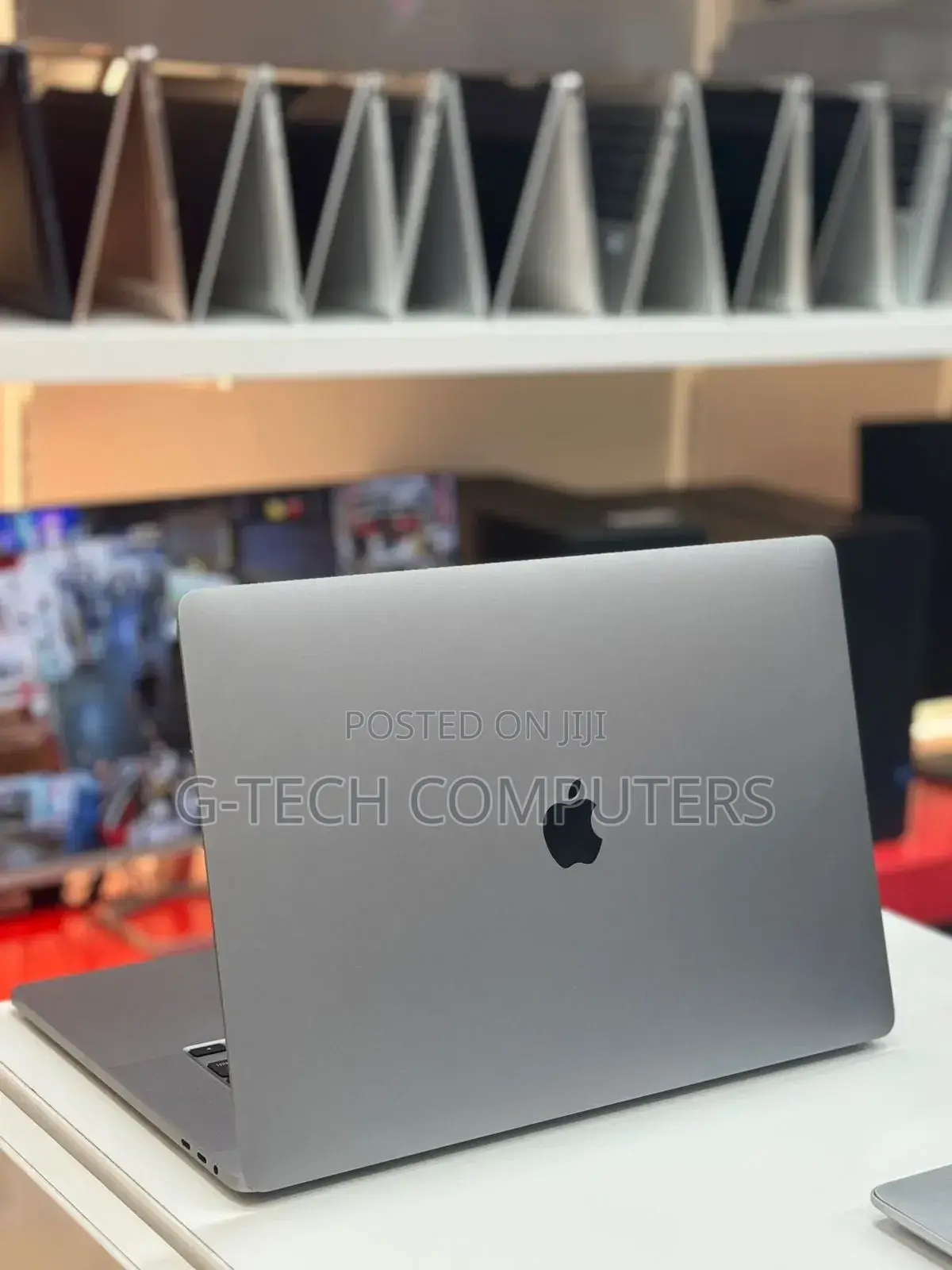 New Laptop Apple MacBook 2020 8GB Intel Core M SSD 256GB