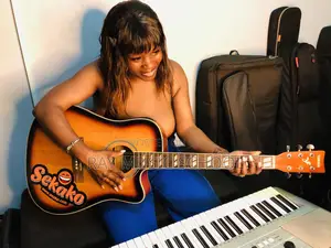 Electric Acoustic Bass, Guitar Lessons Home, Onsite Online