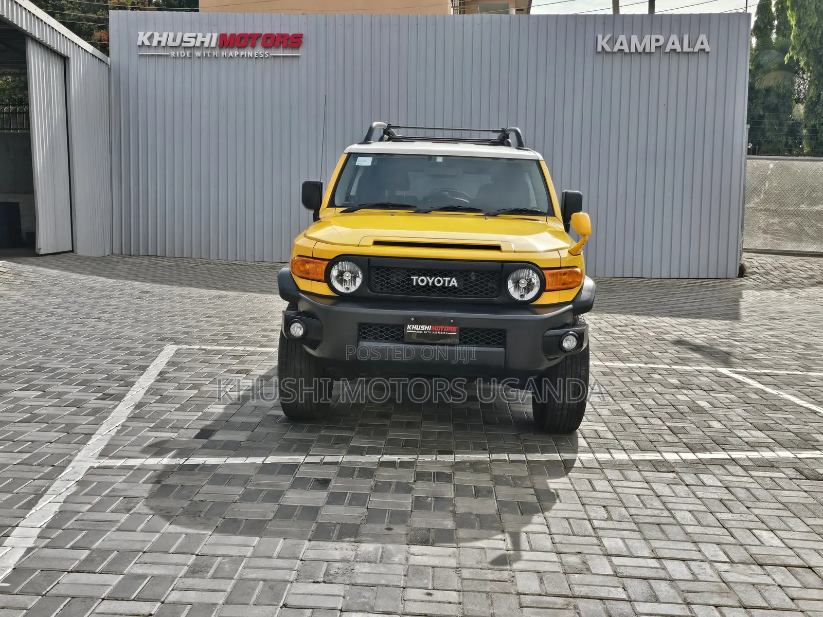 Toyota FJ Cruiser 4x4 Automatic 2012 Yellow