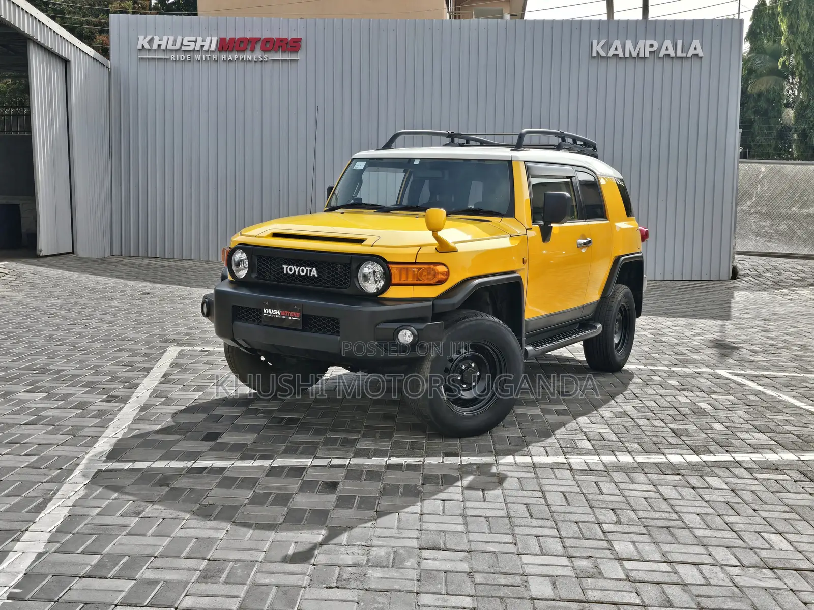 Toyota FJ Cruiser 4x4 Automatic 2012 Yellow