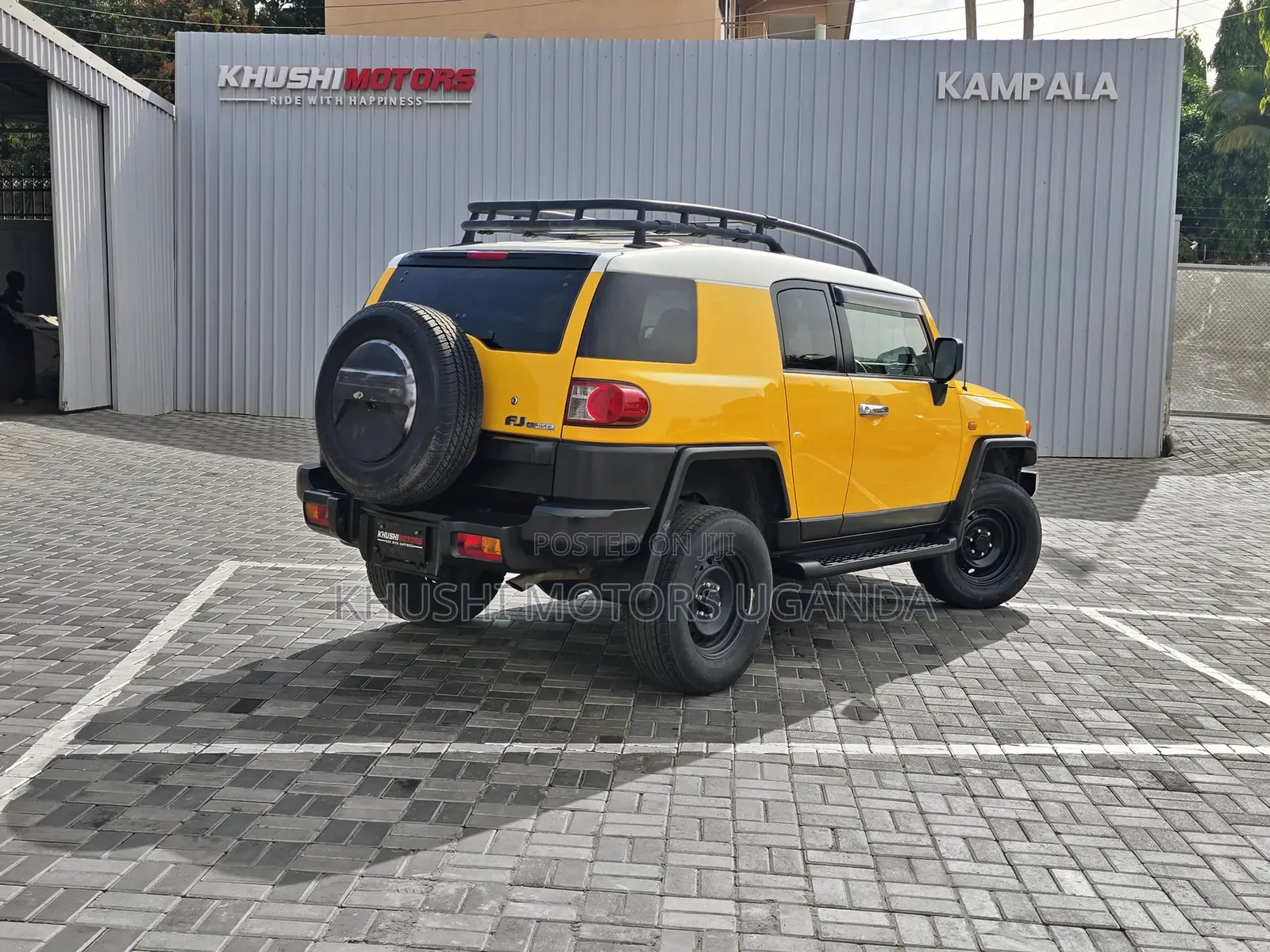 Toyota FJ Cruiser 4x4 Automatic 2012 Yellow