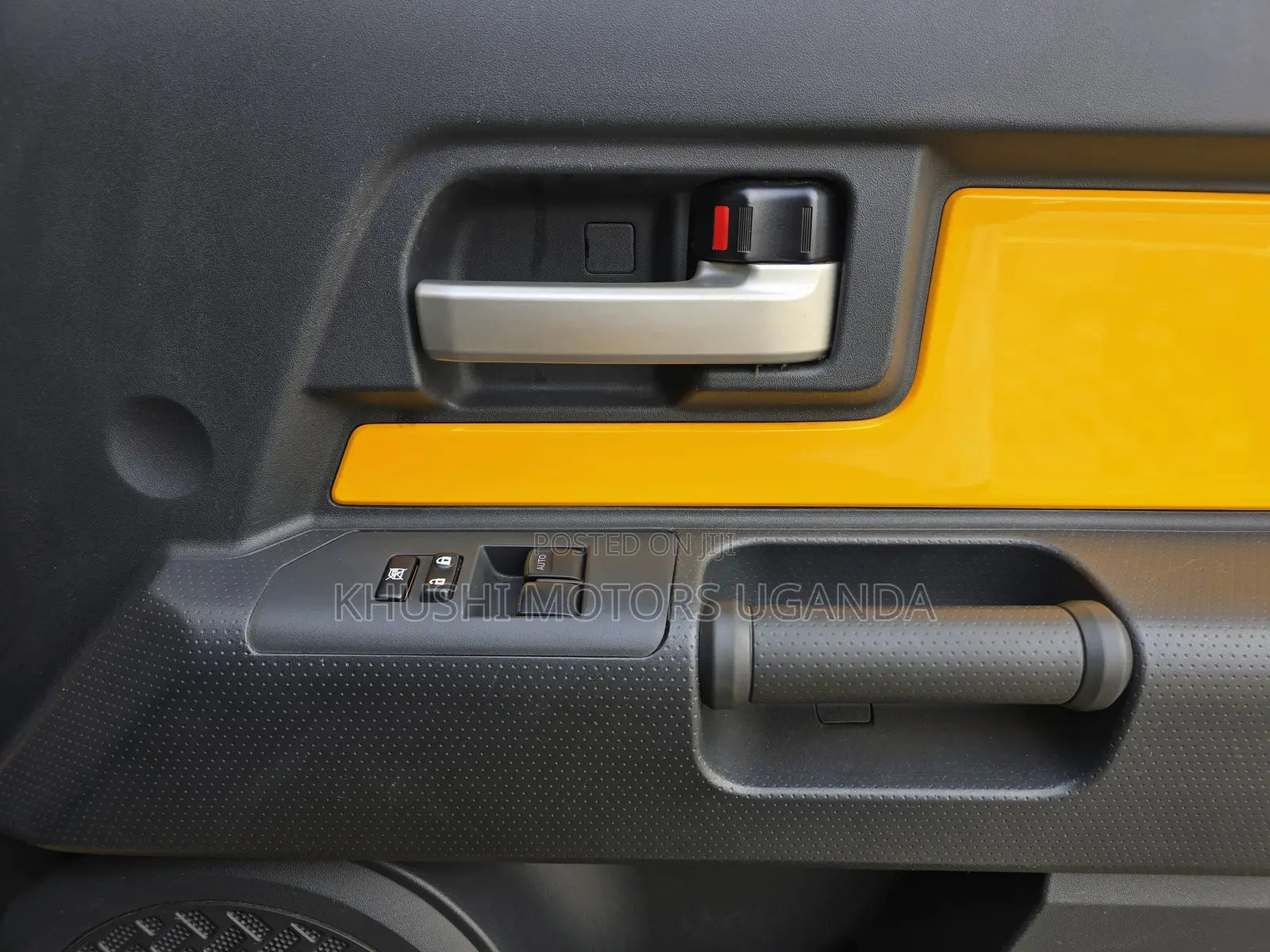 Toyota FJ Cruiser 4x4 Automatic 2012 Yellow