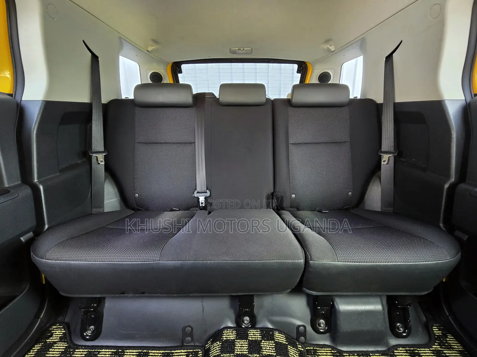 Toyota FJ Cruiser 4x4 Automatic 2012 Yellow