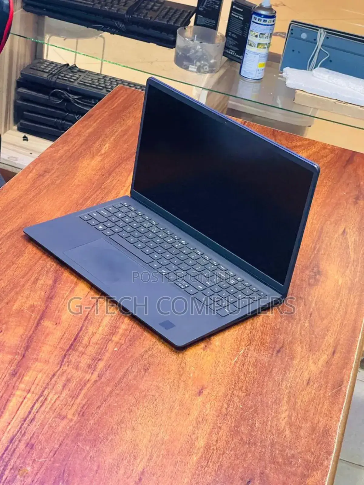 New Laptop Dell Vostro 3520 8GB Intel Core I7 SSD 256GB