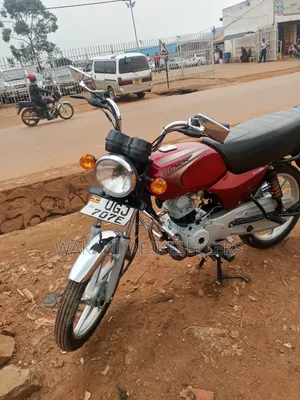 Bajaj Boxer 100 2025 Red