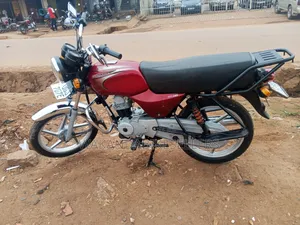Bajaj Boxer 100 2025 Red