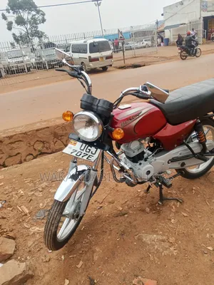 Bajaj Boxer 100 2025 Red