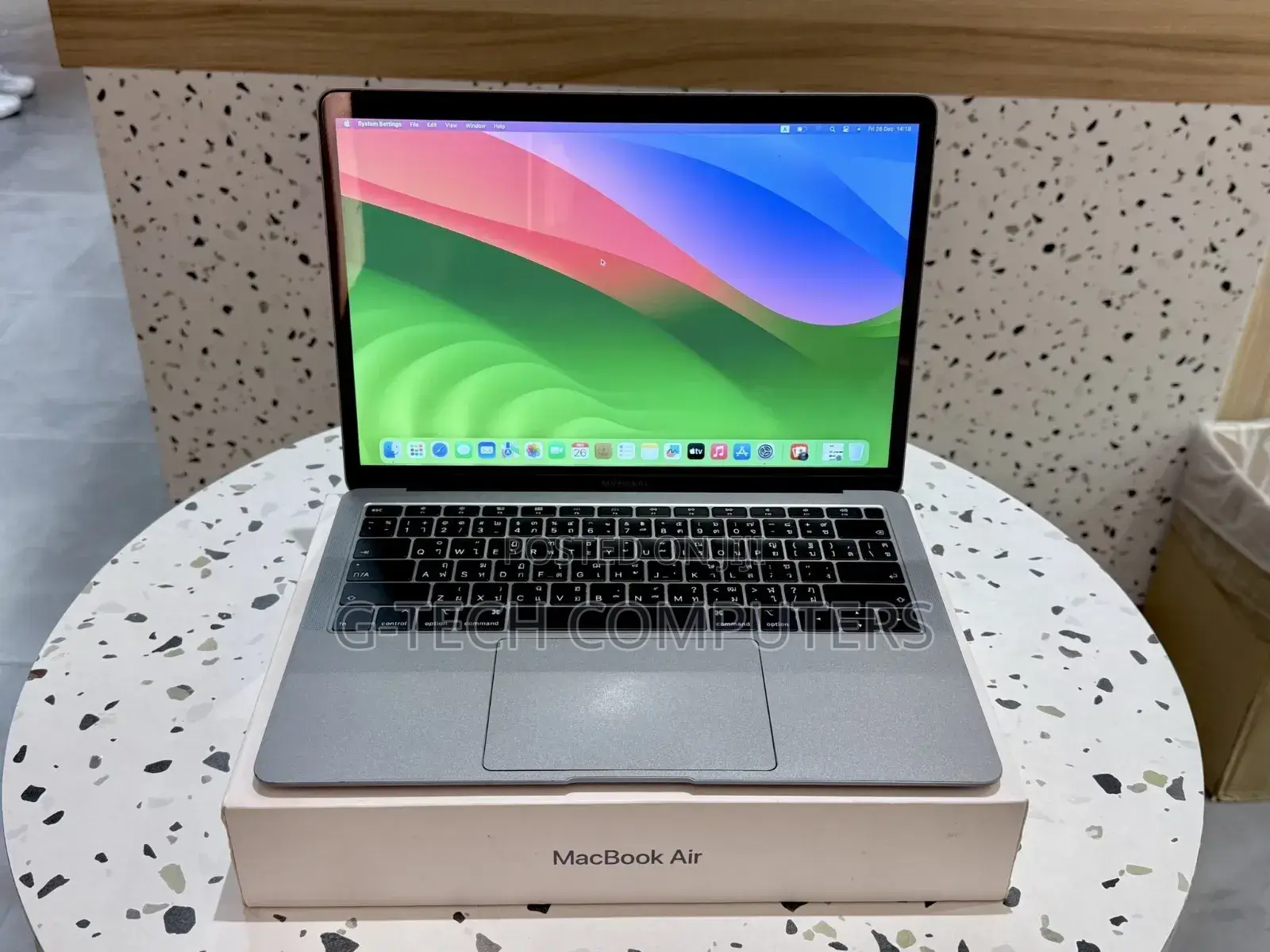 New Laptop Apple MacBook Air 2018 8GB Intel Core I5 SSD 256GB