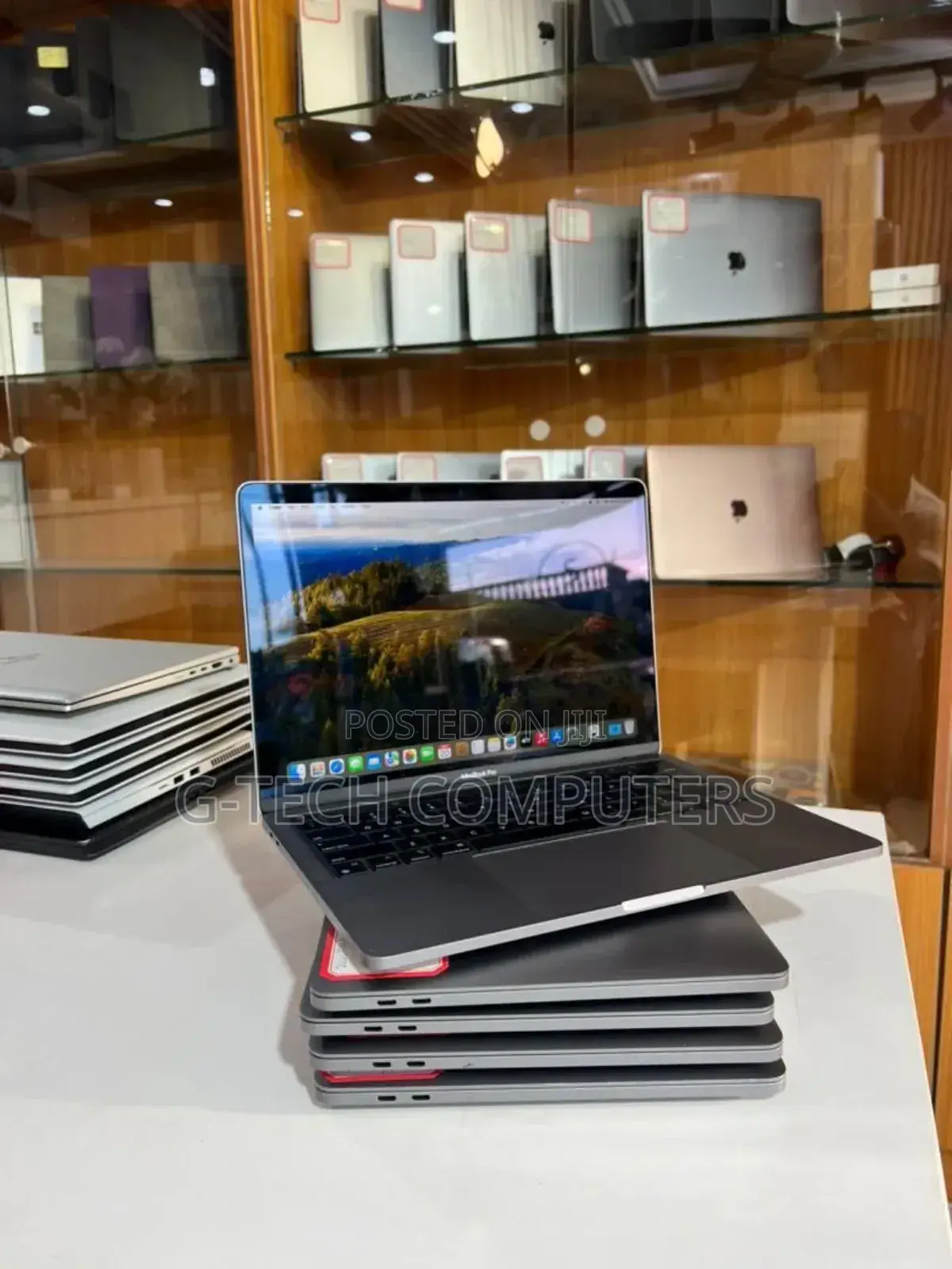 New Laptop Apple MacBook Pro 32GB Apple M1 Max SSD 1T