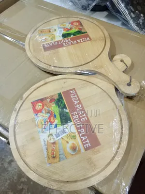 Wooden Pizza Serving Plates Medium Size.