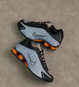 Original Men’S Nike Shox R4 Sneakers