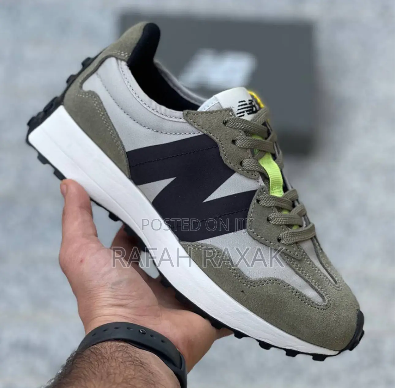 Original New Balance 327 “Out Space Green” Sneaker