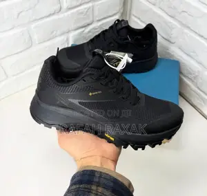 Original Men’S Triple Black Columbia Gore-tex Waterproof Hiking Shoes