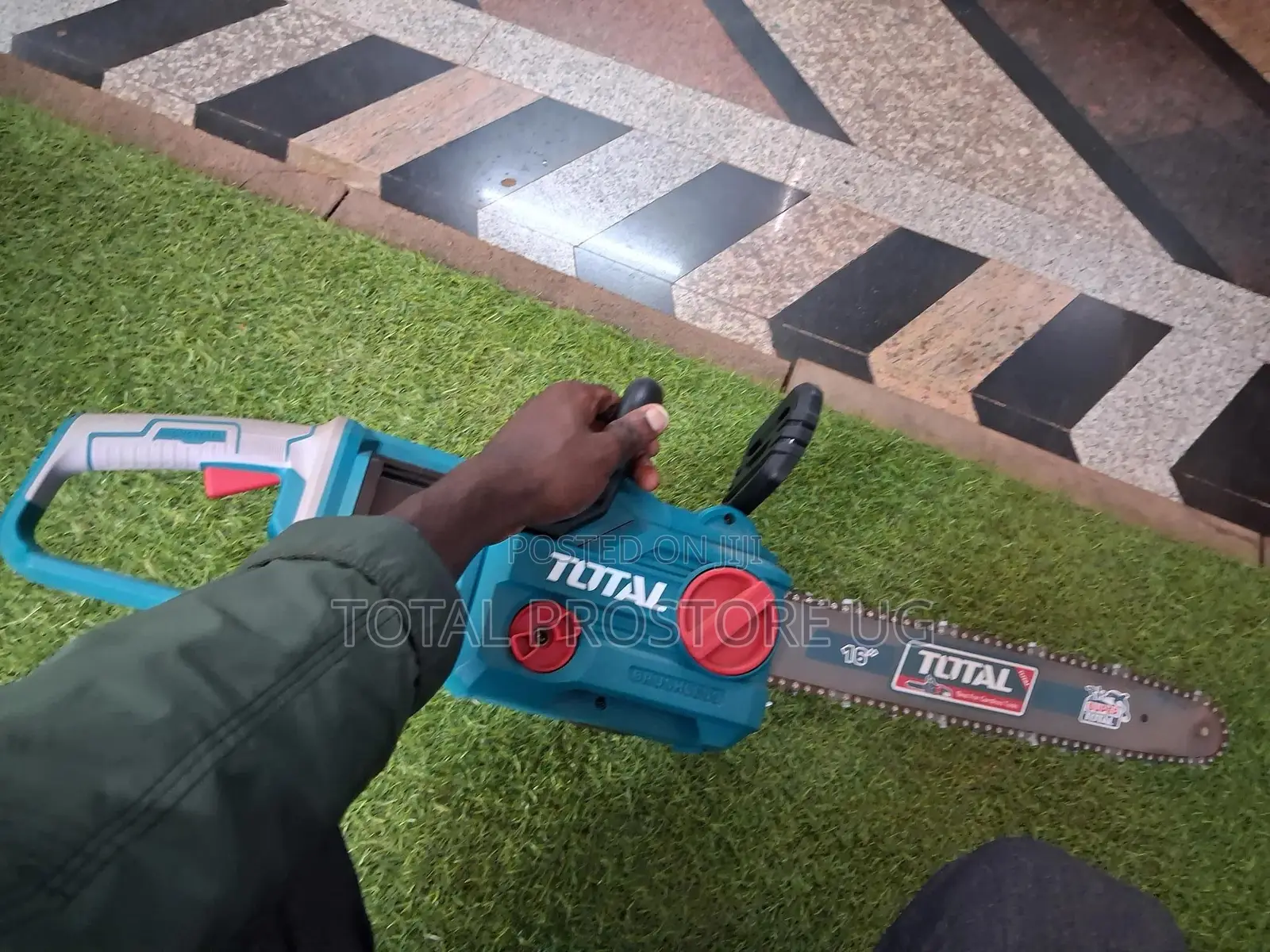 Cordless Chain Saw 16".