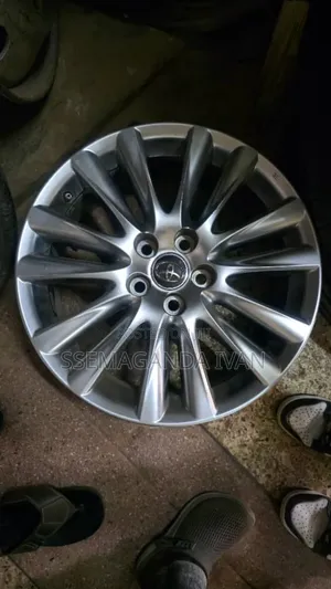 Harrier Hybrid Original Rims 18
