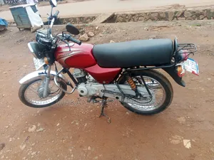 Bajaj Boxer 100 2024 Red