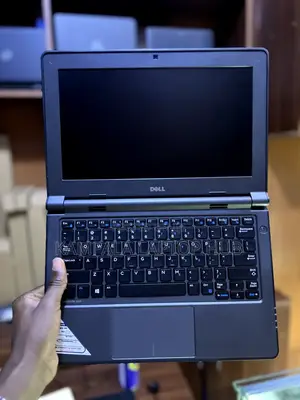 Laptop Dell Latitude 11 3150 4GB Intel Celeron HDD+SSD 320GB