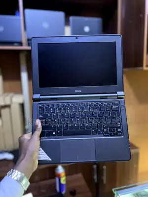 Laptop Dell Latitude 11 3150 4GB Intel Celeron HDD+SSD 320GB