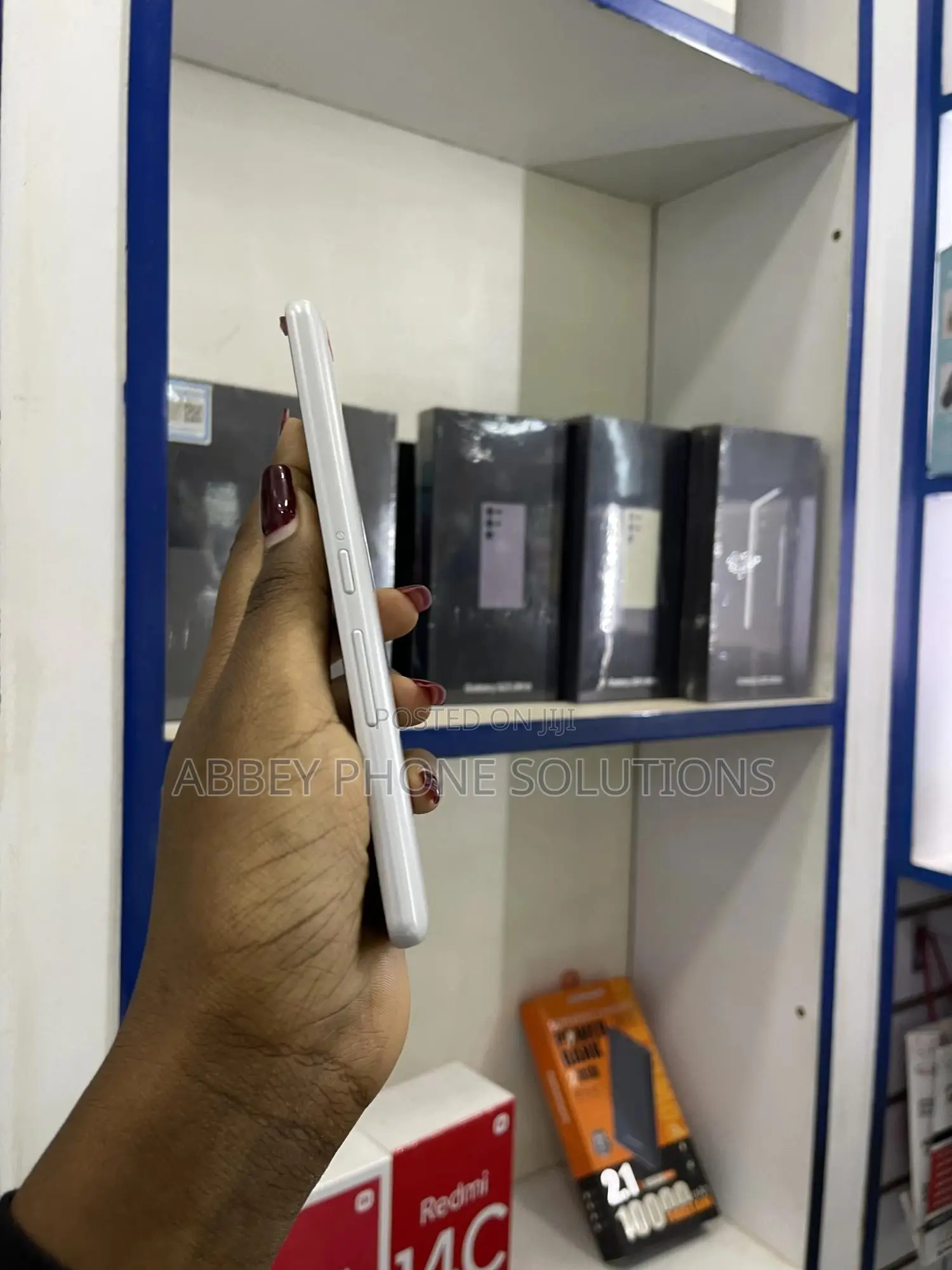 Fujitsu Arrows Be4 32 GB White
