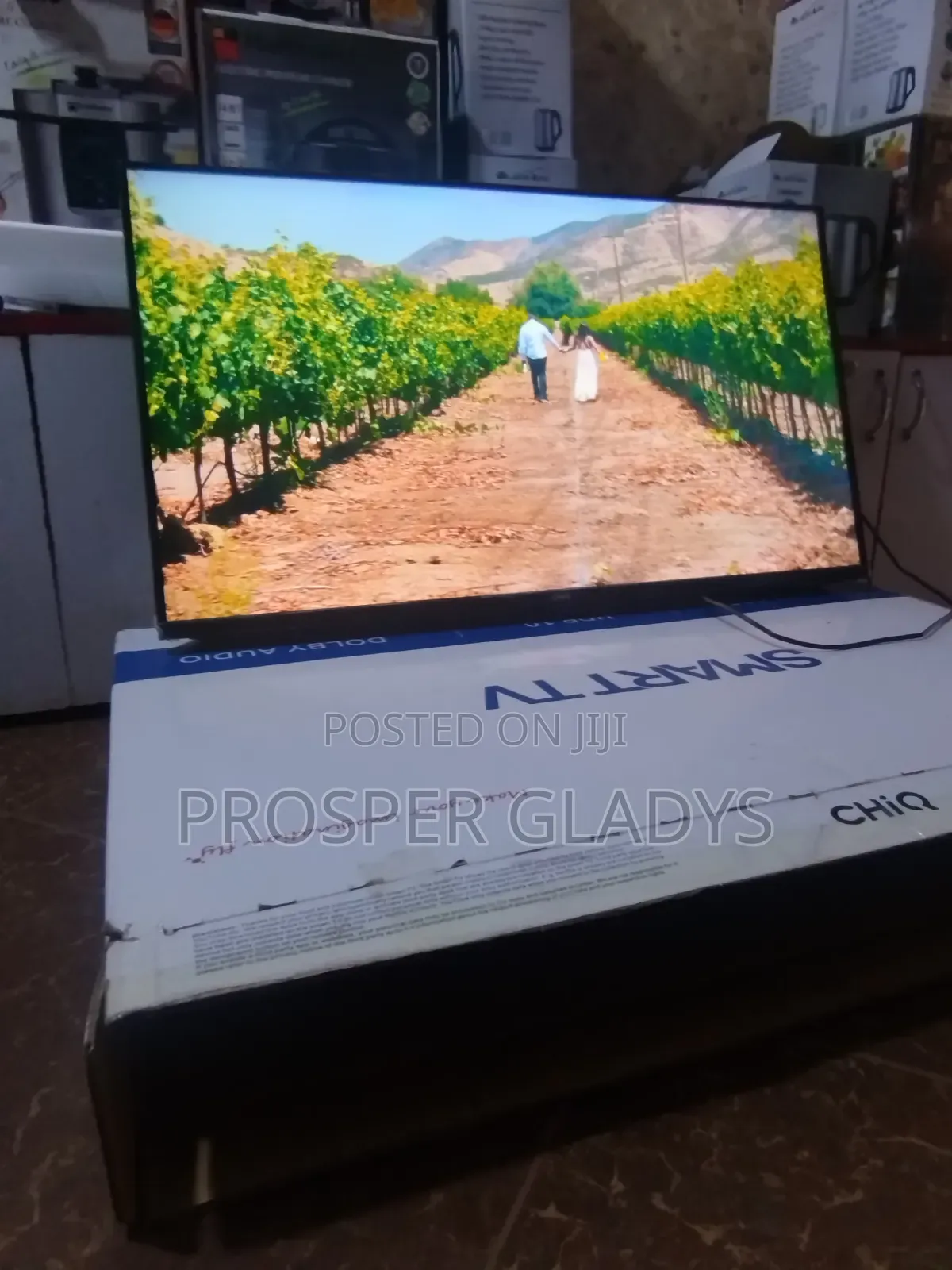 Chiq 40 Smart Android Digital Flat Screen Flameless