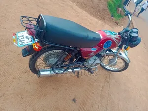 Bajaj Boxer 100 2023 Red