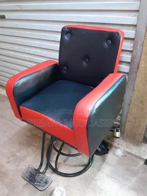 Modern Barbers Salon Chair