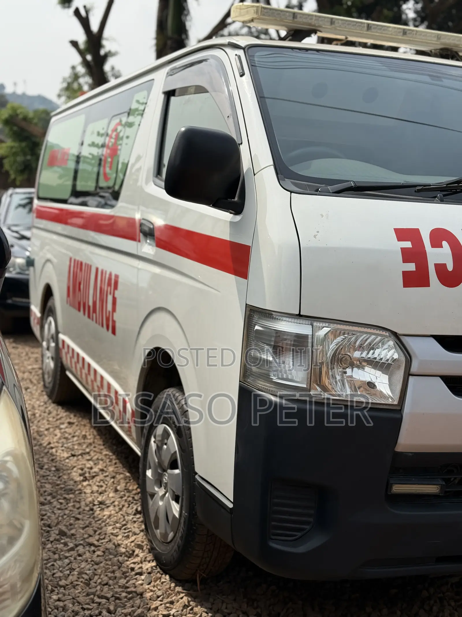Toyota HiAce 2015 White