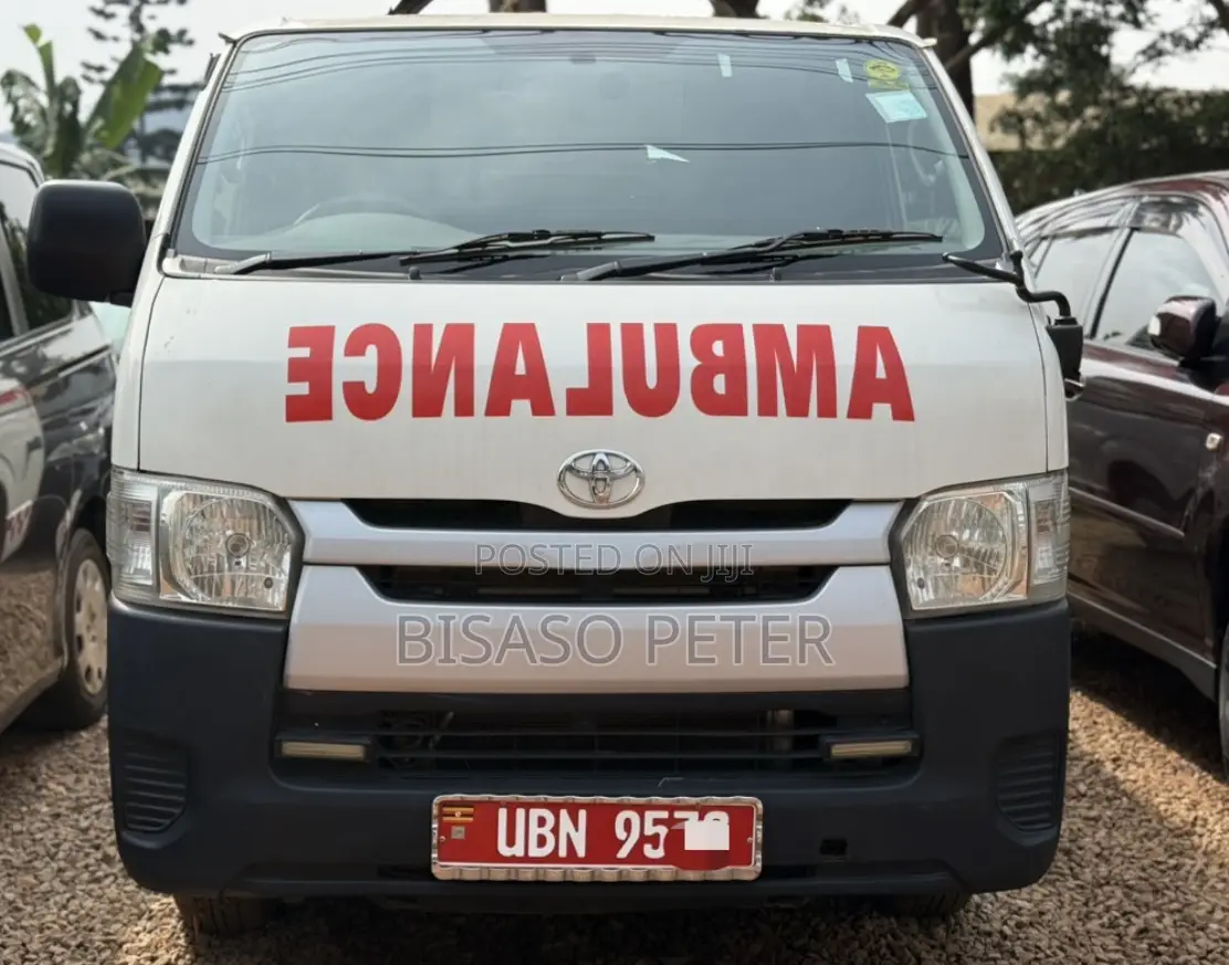 Toyota HiAce 2015 White