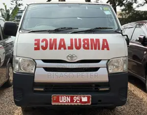 Toyota HiAce 2015 White