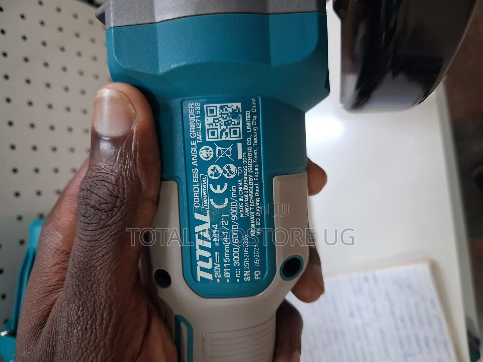 Cordless Angle Grinder 1000w.
