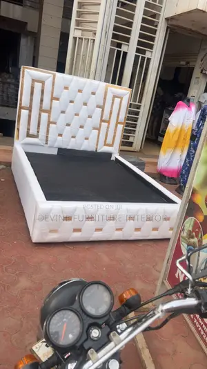 5x6 Bed in White Color