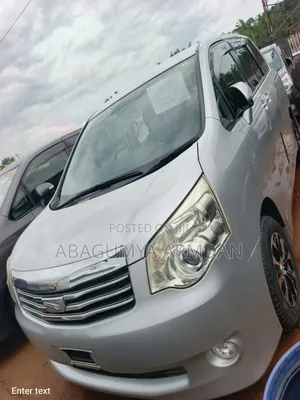 Toyota Noah 2.0 158hp AWD (8 Seater) 2011 Silver