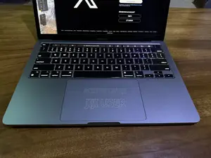 Laptop Apple MacBook Pro 2022 M2 8GB Intel Core i7 HDD 512GB