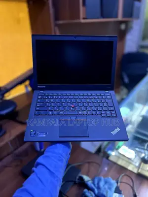 Laptop Lenovo ThinkPad X250 8GB Intel Core I5 HDD+SSD 640GB