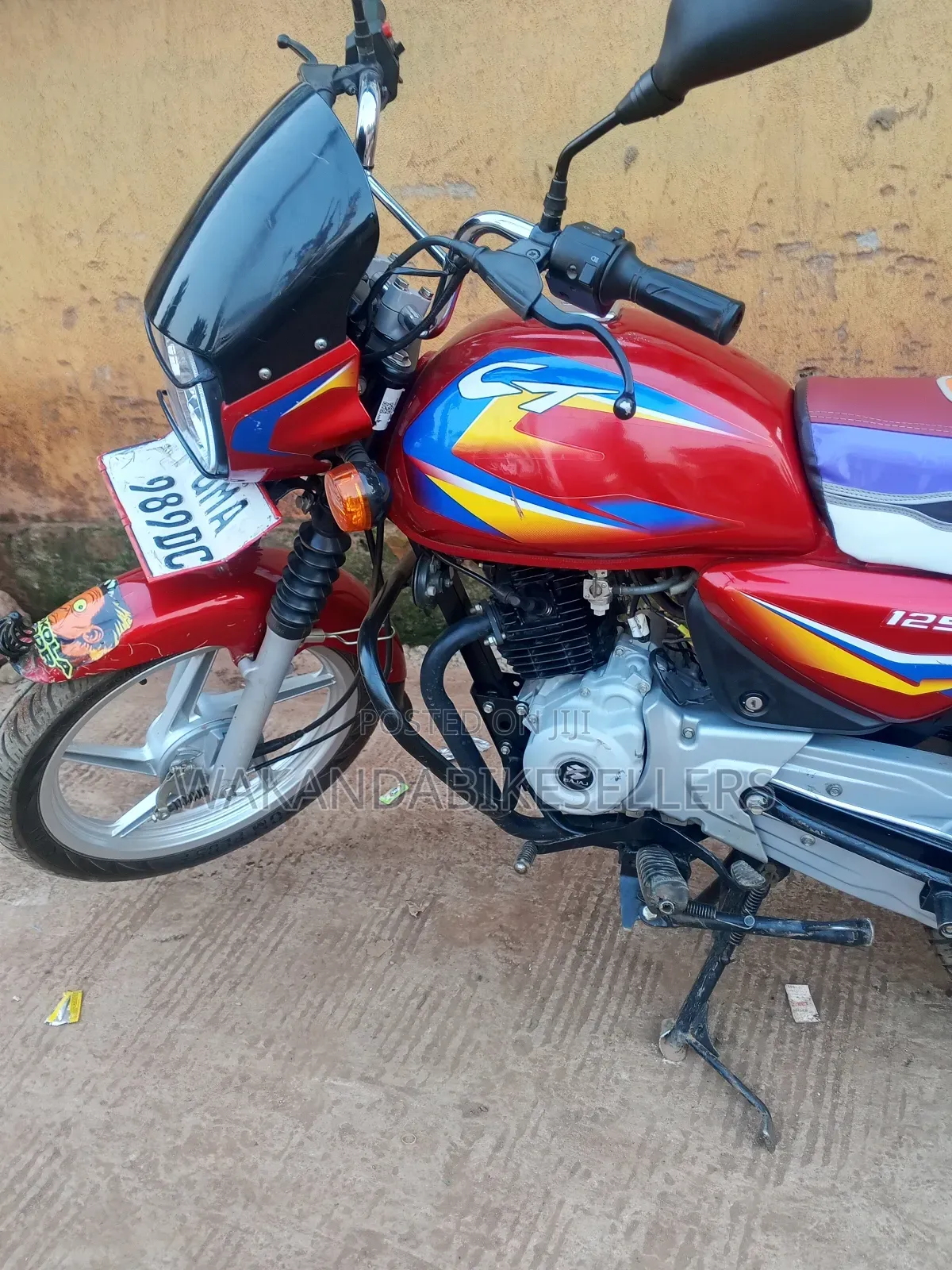 Bajaj Boxer 125 2025 Red