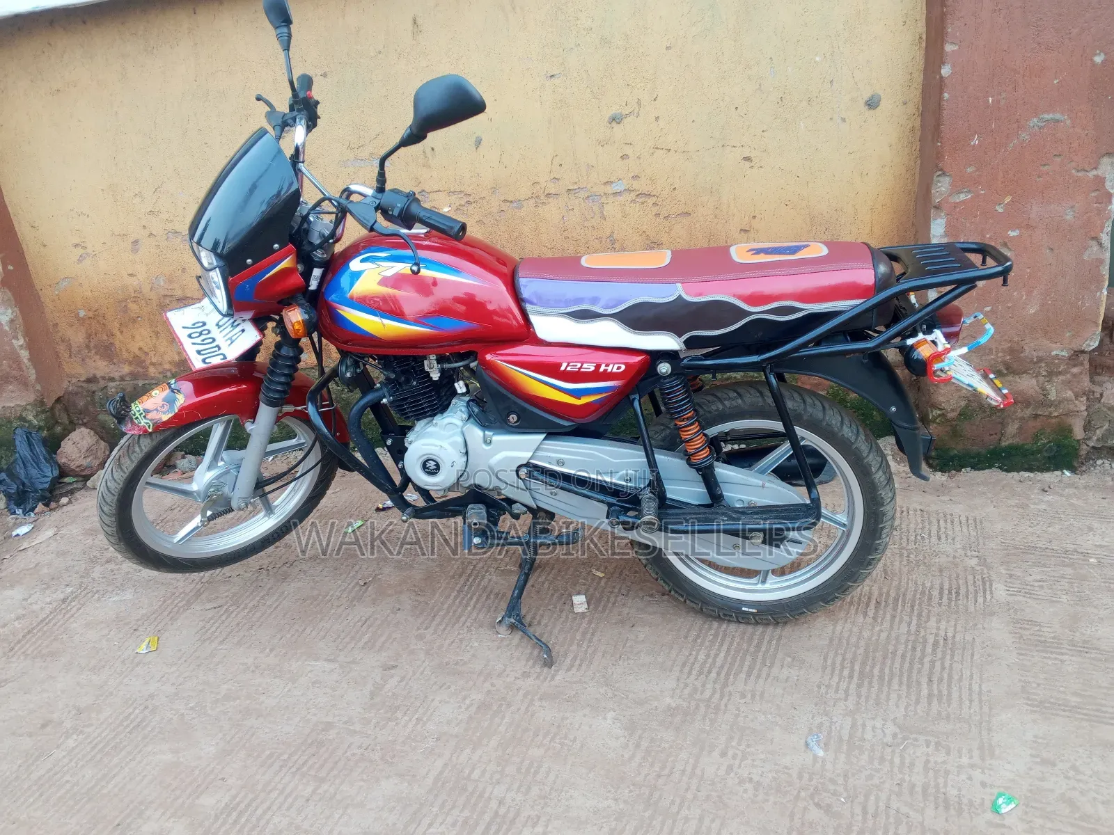 Bajaj Boxer 125 2025 Red