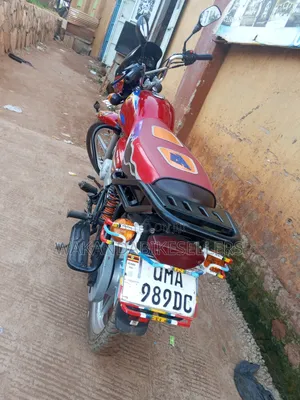 Bajaj Boxer 125 2025 Red
