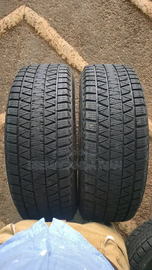 225/65r17 Bridgestone Studless Tyres for Harrier