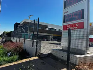 Clear View Fencing