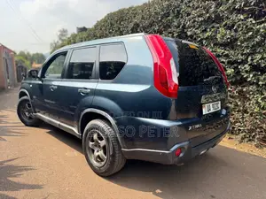 Nissan X-Trail 2011 Gray