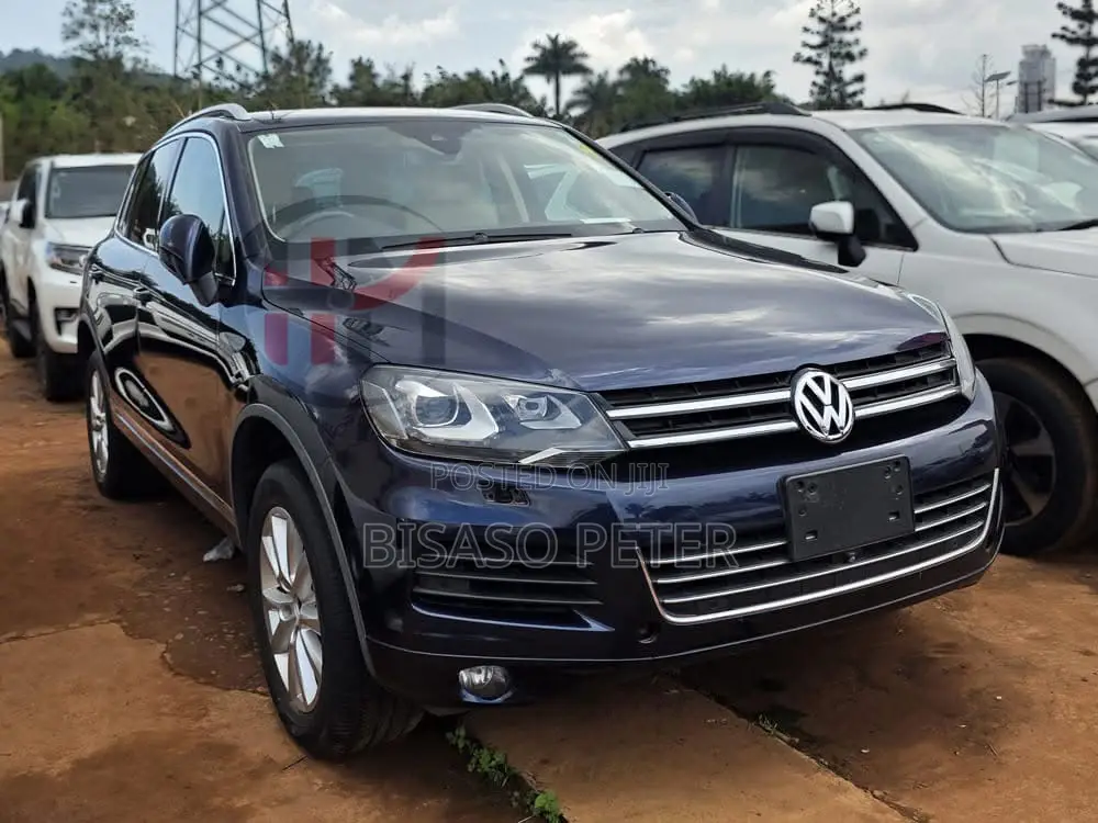 Volkswagen Touareg 2012 Blue