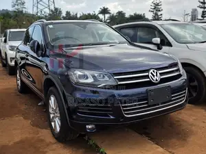 Volkswagen Touareg 2012 Blue