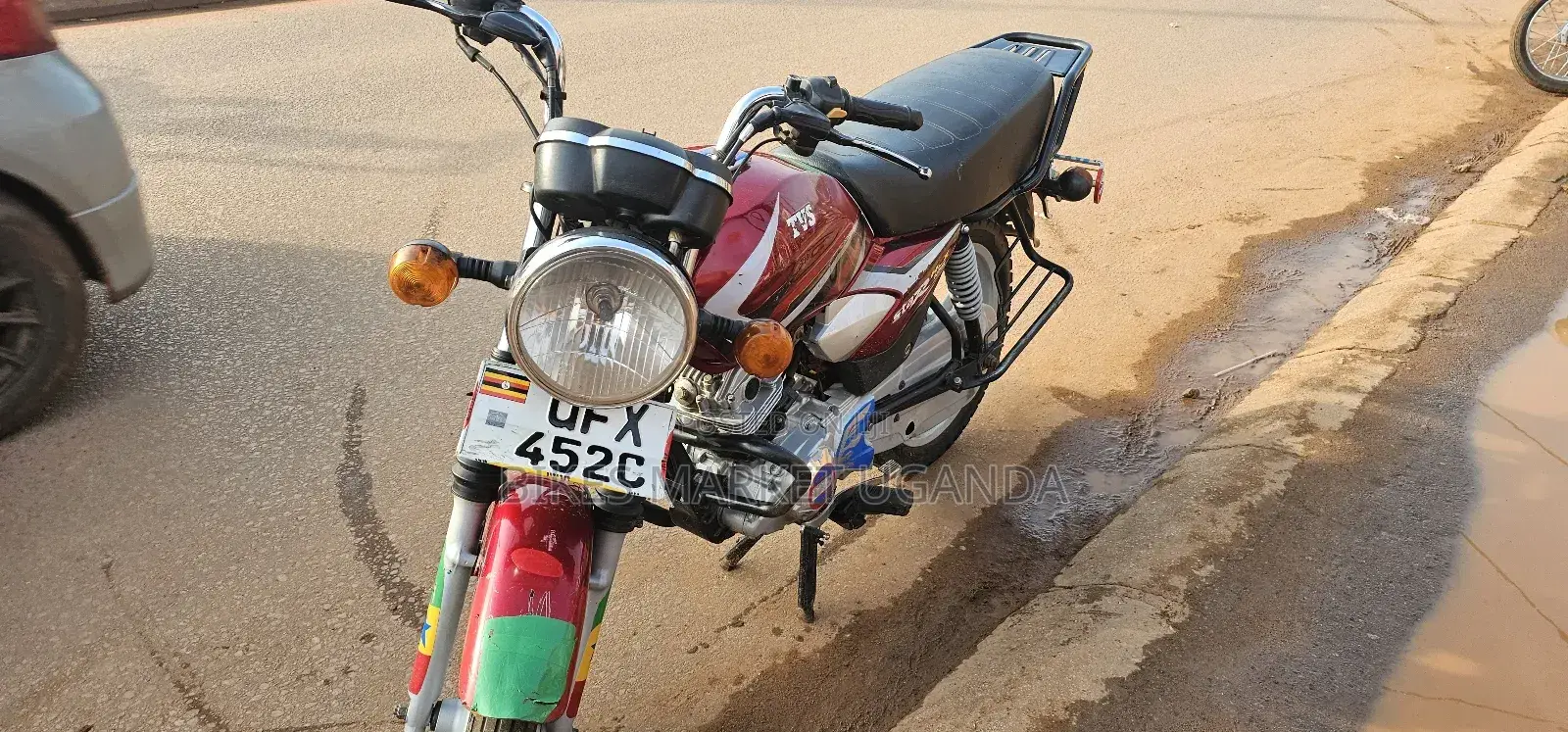 TVS HLX 125 2022 Red